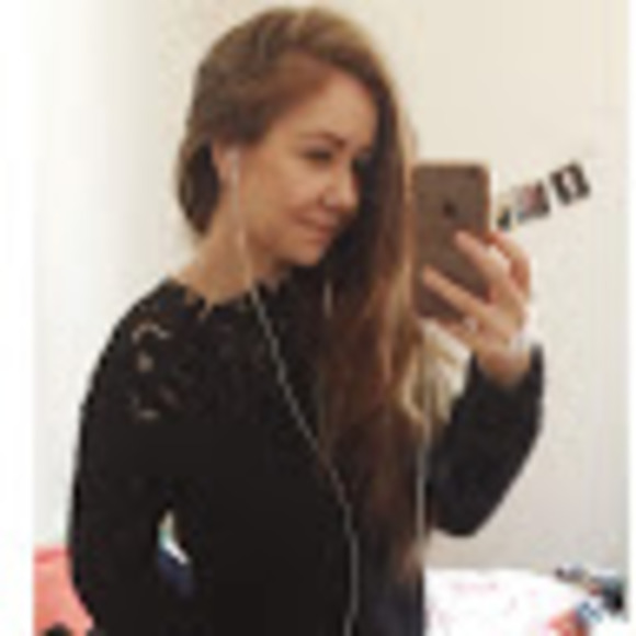 Meet your Posher, Bethany - Picture 2 of 2